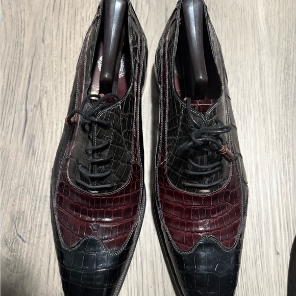 Mezlan Black and Burgundy Croc-Embossed Oxfords